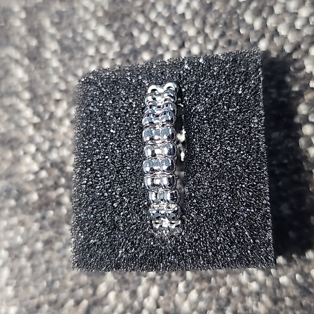 Beachy Bevvy White Ring Stretchy 💍 Pearl - Picture 4 of 4
